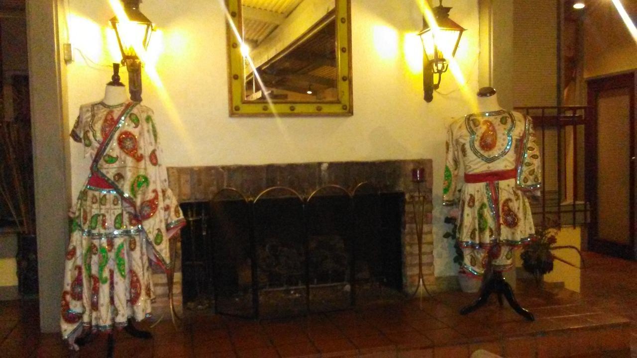 Spanish Trace Inn Athens Extérieur photo