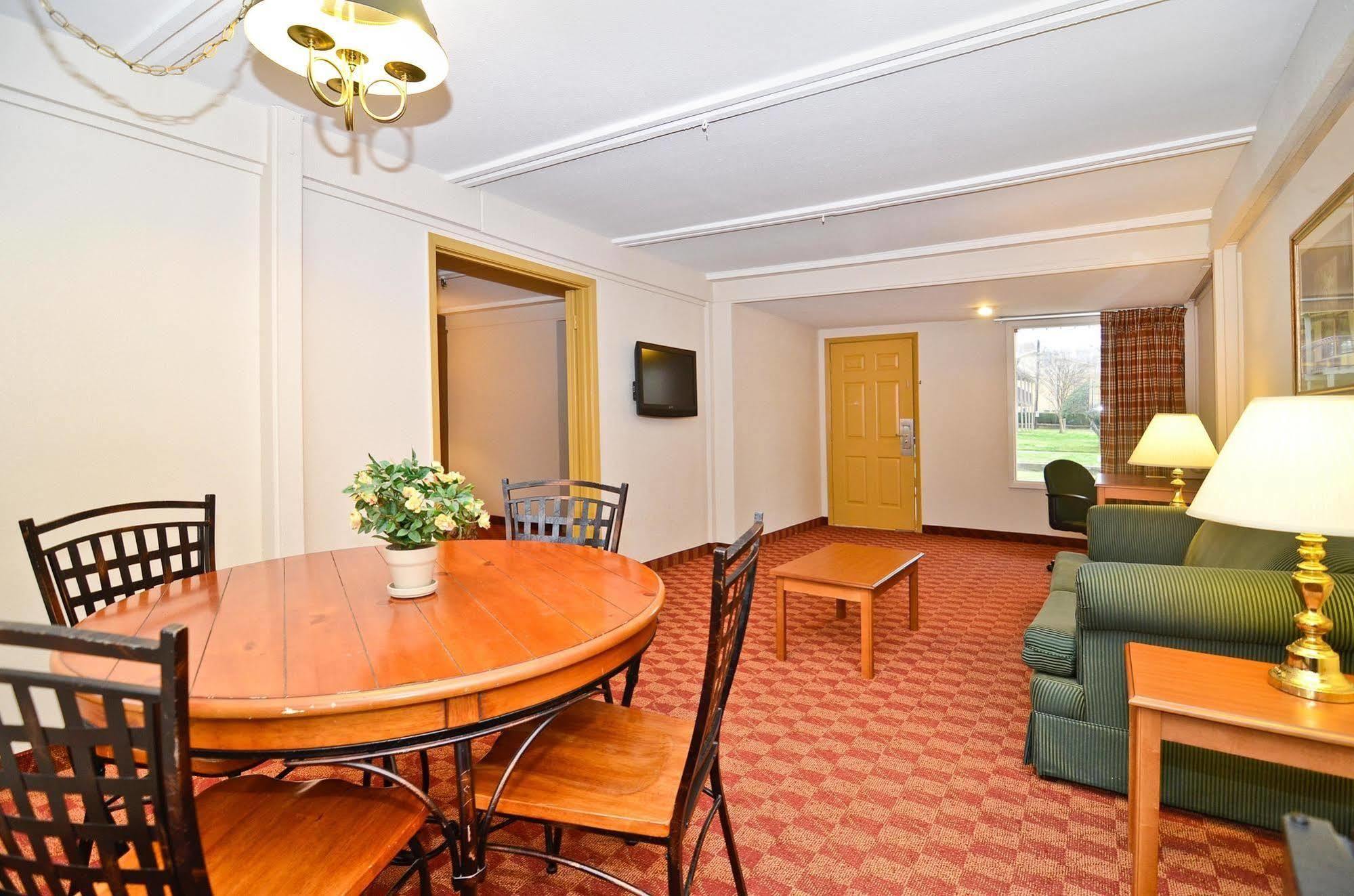Spanish Trace Inn Athens Extérieur photo