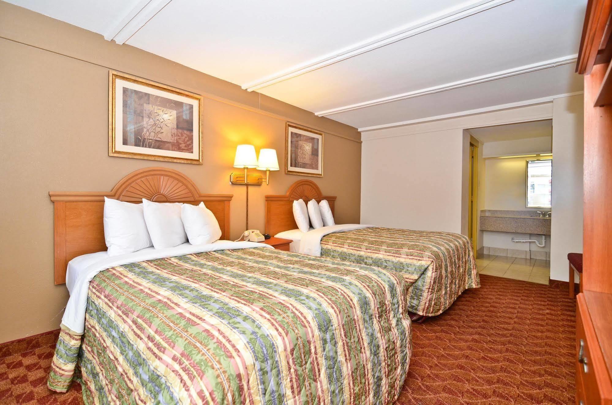 Spanish Trace Inn Athens Extérieur photo