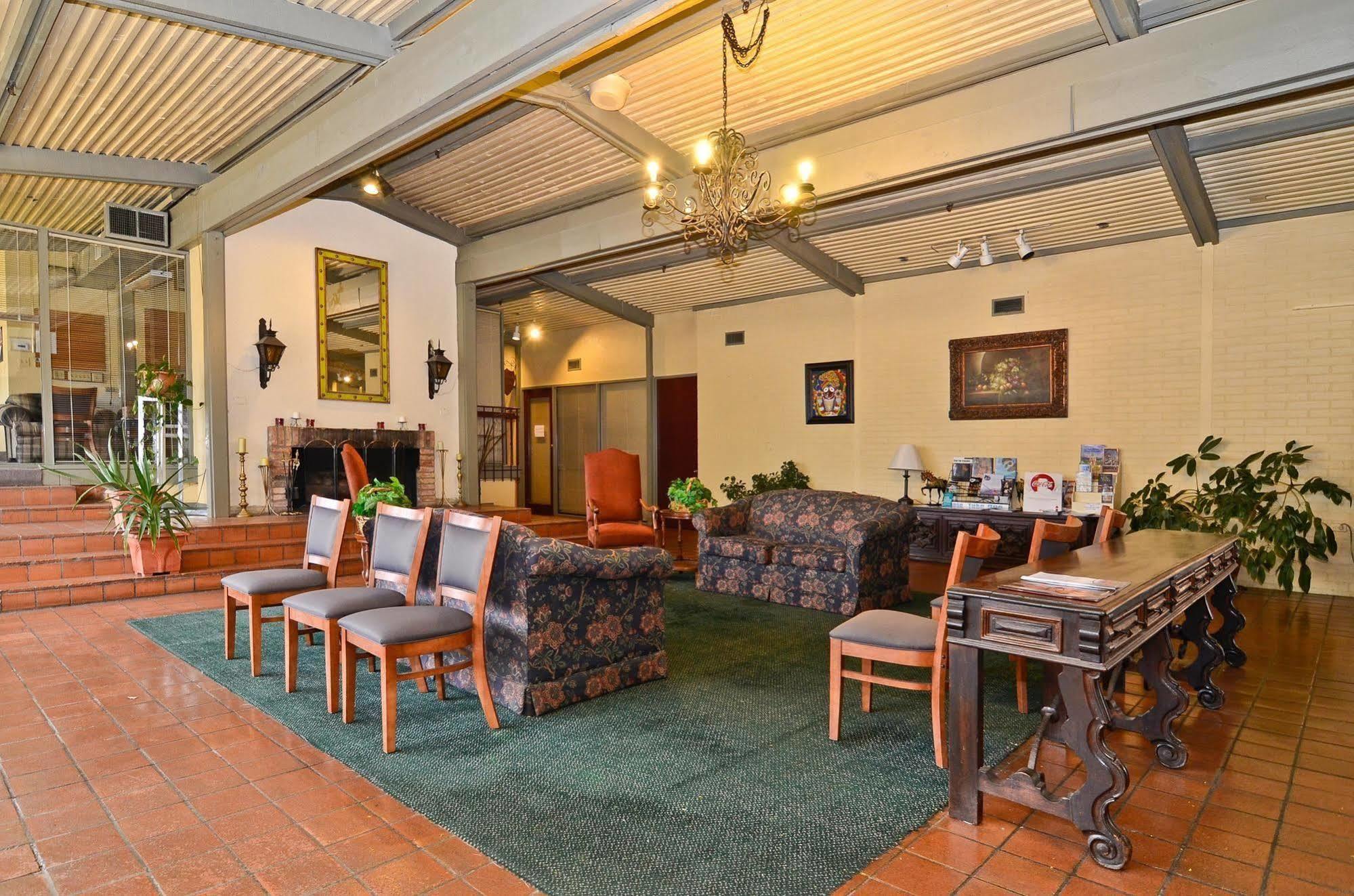 Spanish Trace Inn Athens Intérieur photo